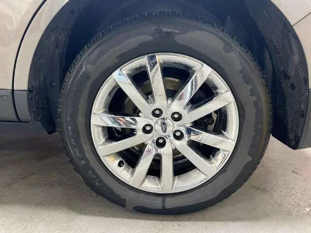 Used 2013 Gray Ford SEL image 22