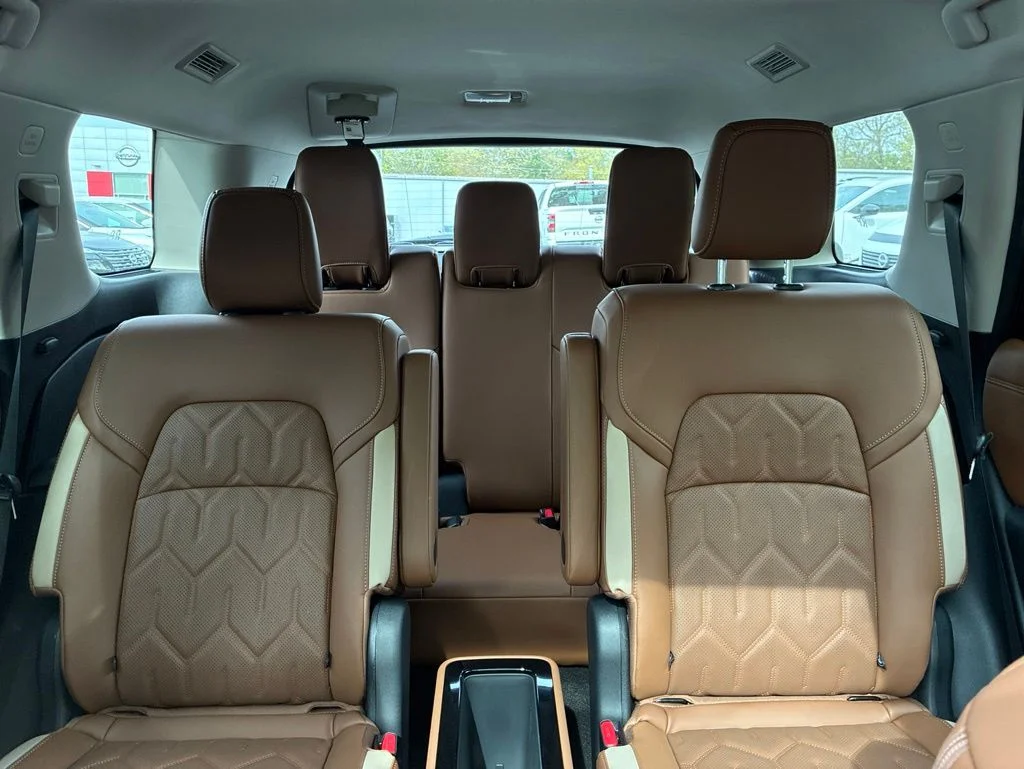 New 2026 Gray Nissan Platinum image 24