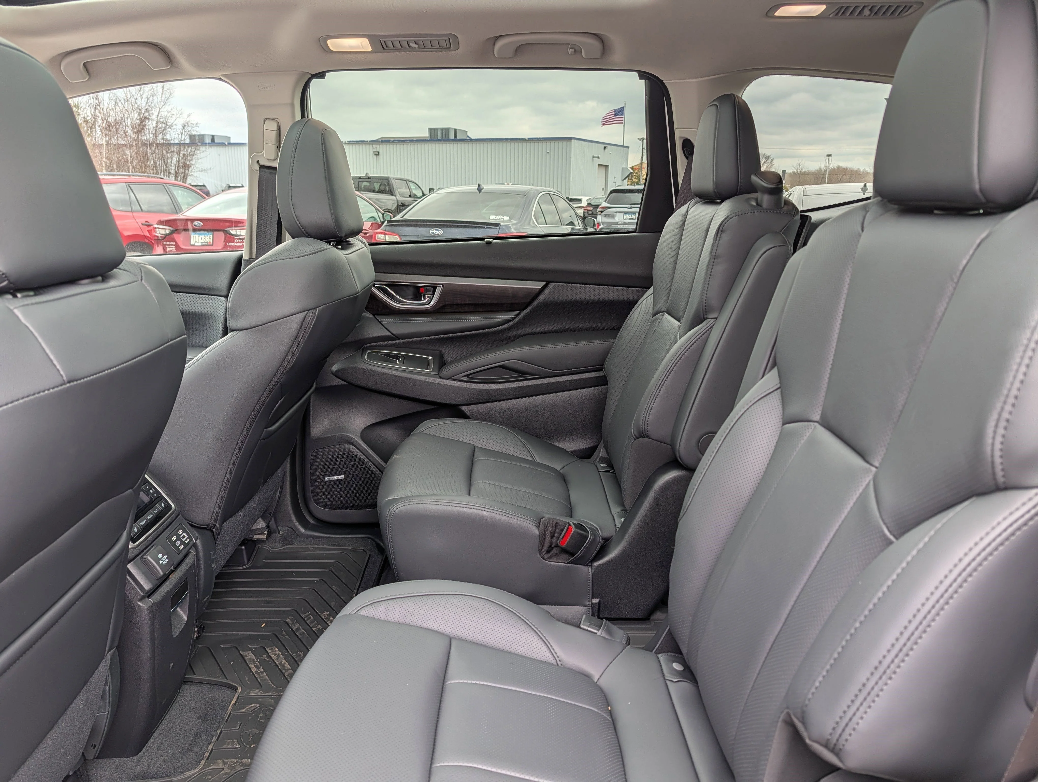 New 2026 CRYSTAL WHITE PEARL Subaru Touring 7-Passenger image 7