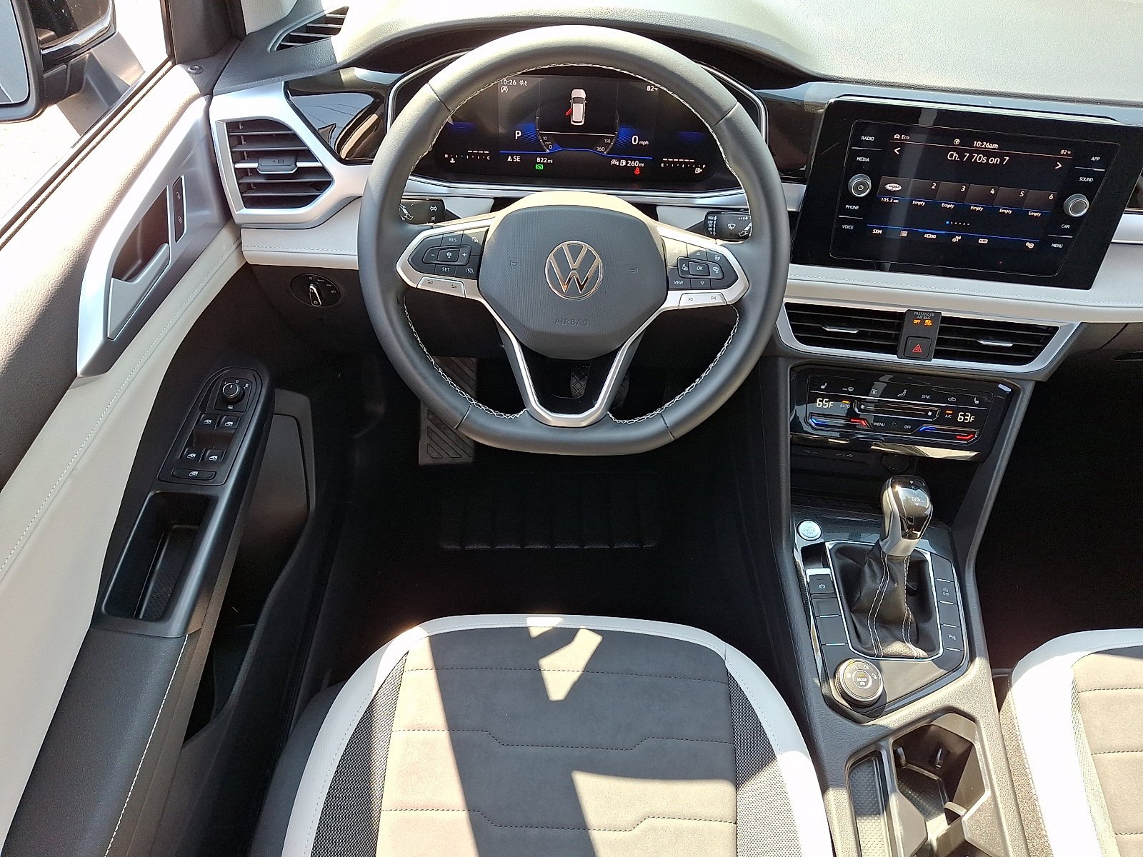 Used 2025 Deep Black Pearl   2T2t Volkswagen SE image 12