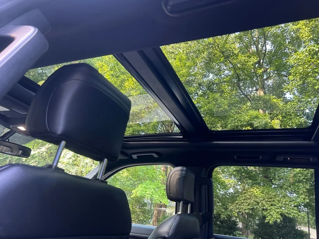 Used 2019  Ford Limited image 32