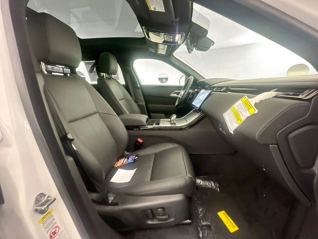 New 2026 Fuji White Land Rover Dynamic SE image 28