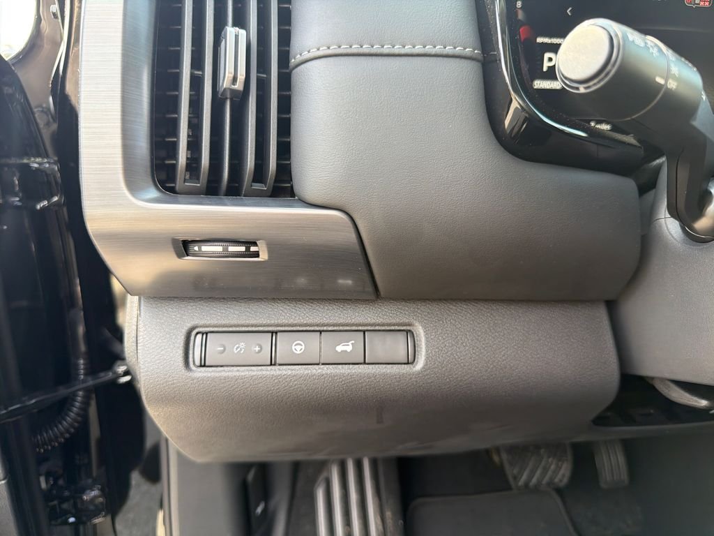 New 2026 Nissan Pathfinder SL 4D Sport Utility