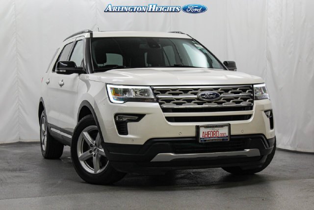 Used 2018 White Platinum Clearcoat Metallic Ford XLT image 1