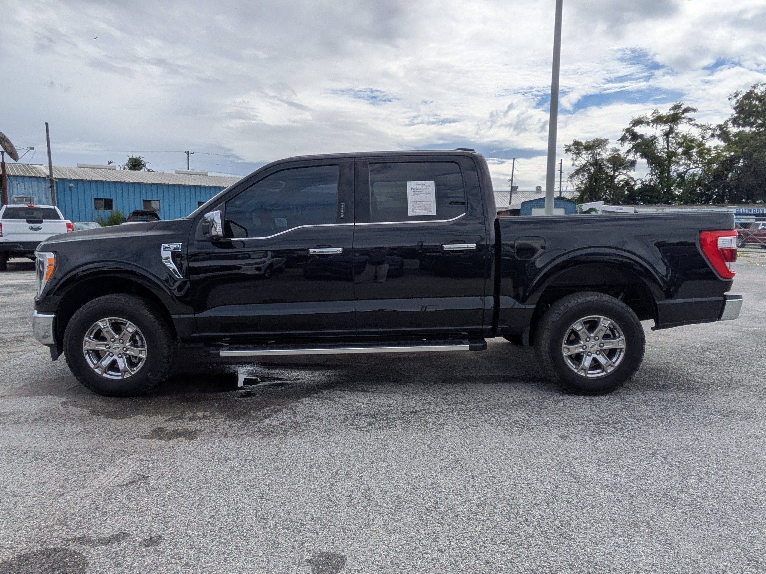 Used 2022 Agate Black Metallic Ford LARIAT image 7