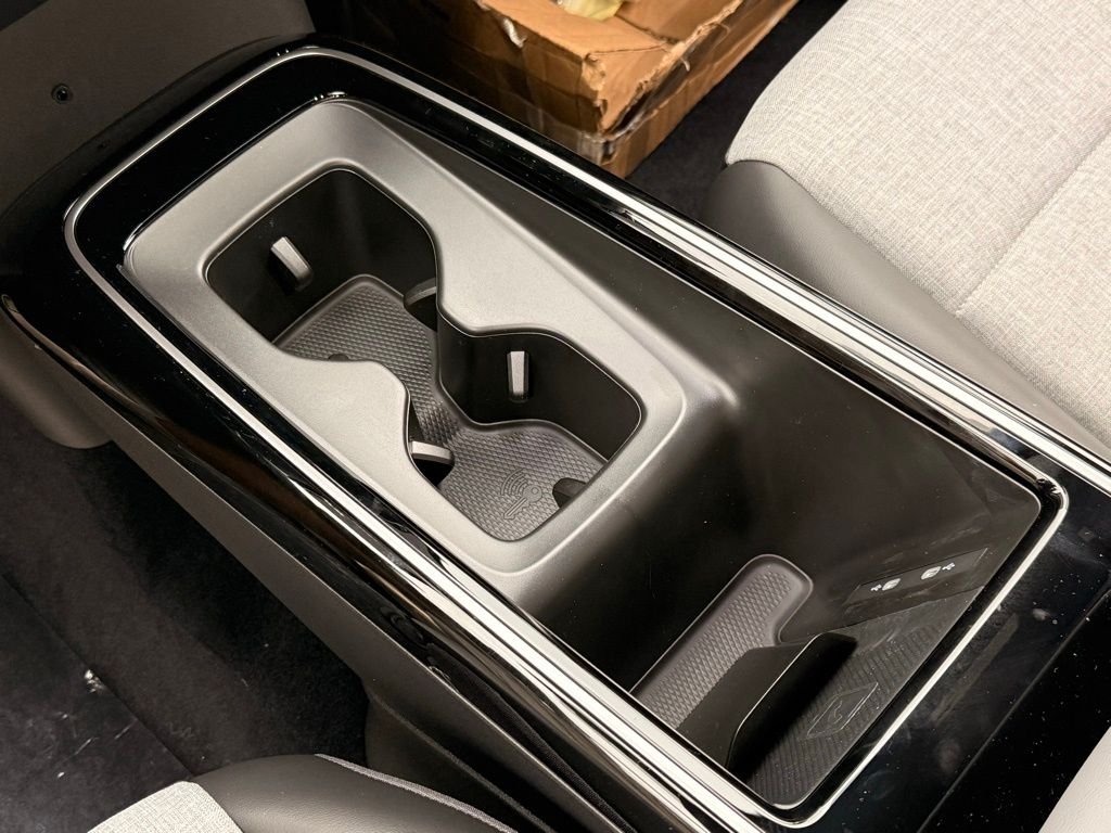 New 2025 Silver Mist Metallic Volkswagen Pro image 25