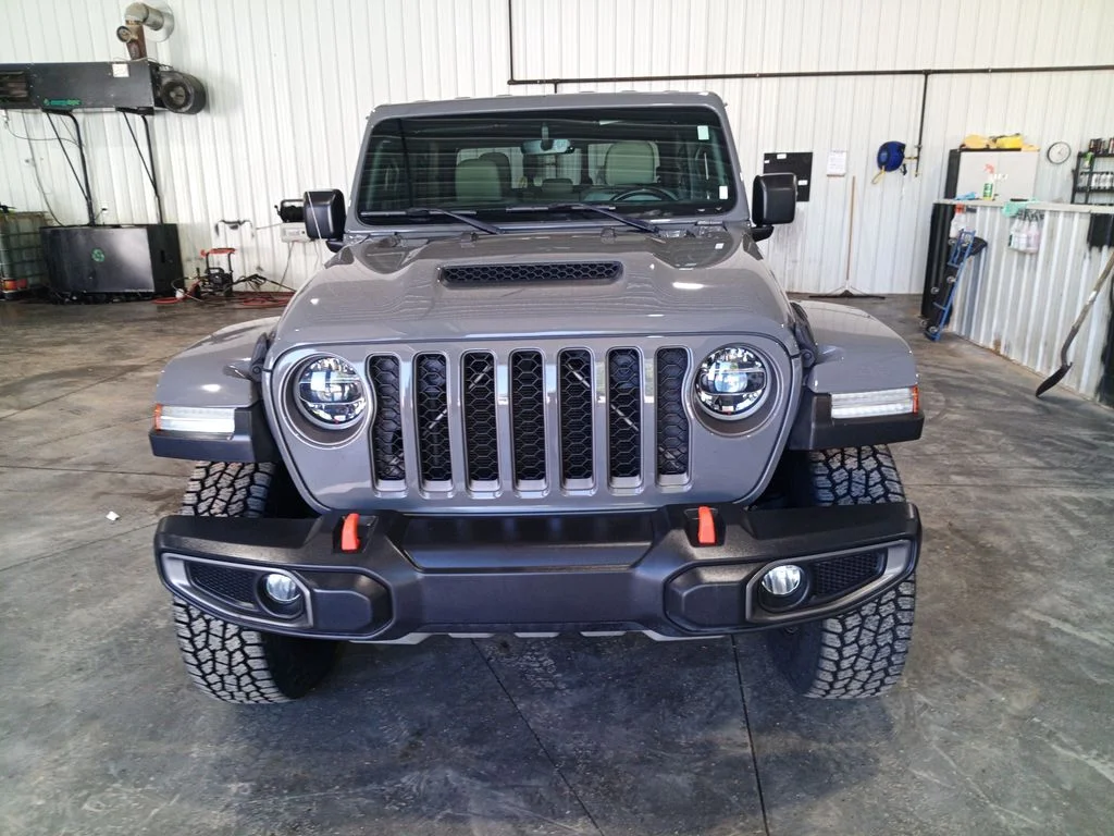 Used 2020 Gray Jeep Mojave image 8
