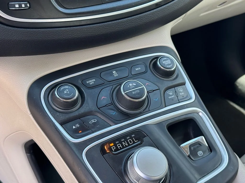 Used 2015 Gray Chrysler C image 22