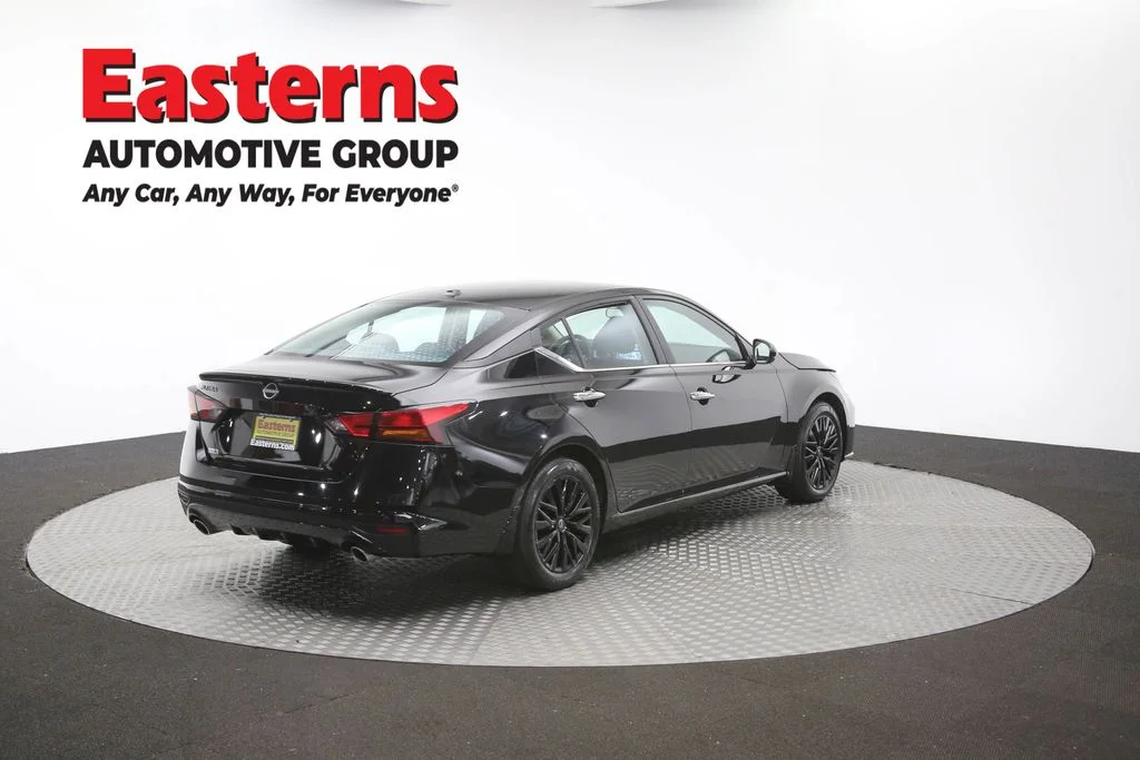 Used 2025 Black Nissan 2.5 SV image 42