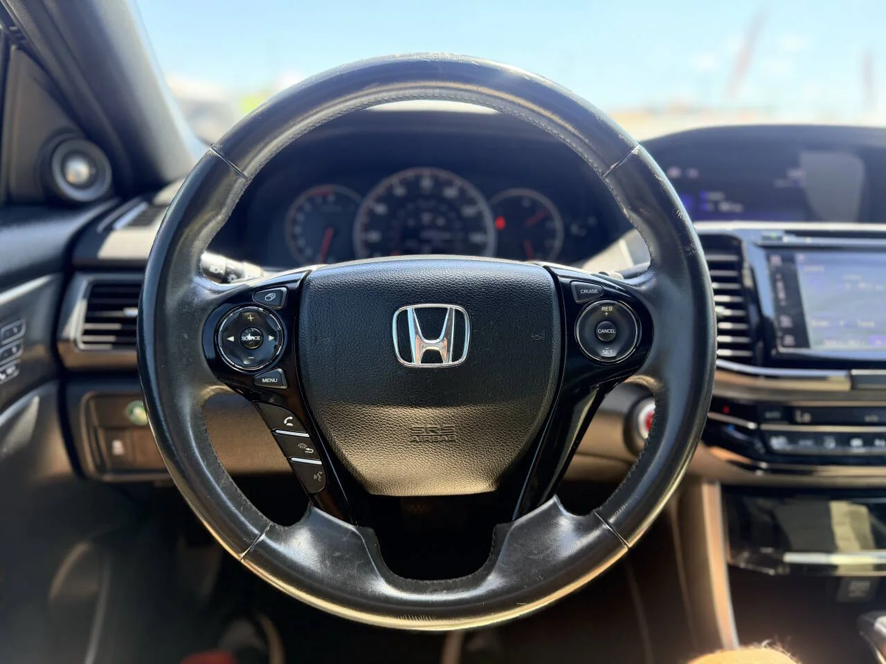 Used 2016 Black Honda EX L V6 2dr Coupe 6A image 17