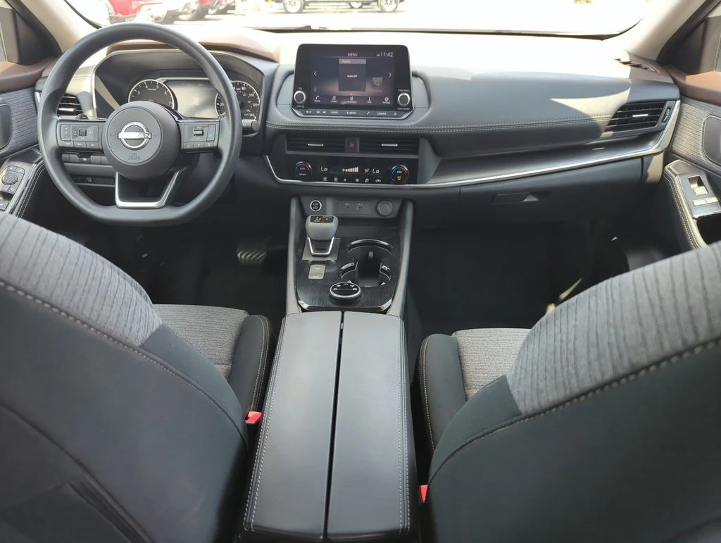 Used 2023 White Nissan SV image 23