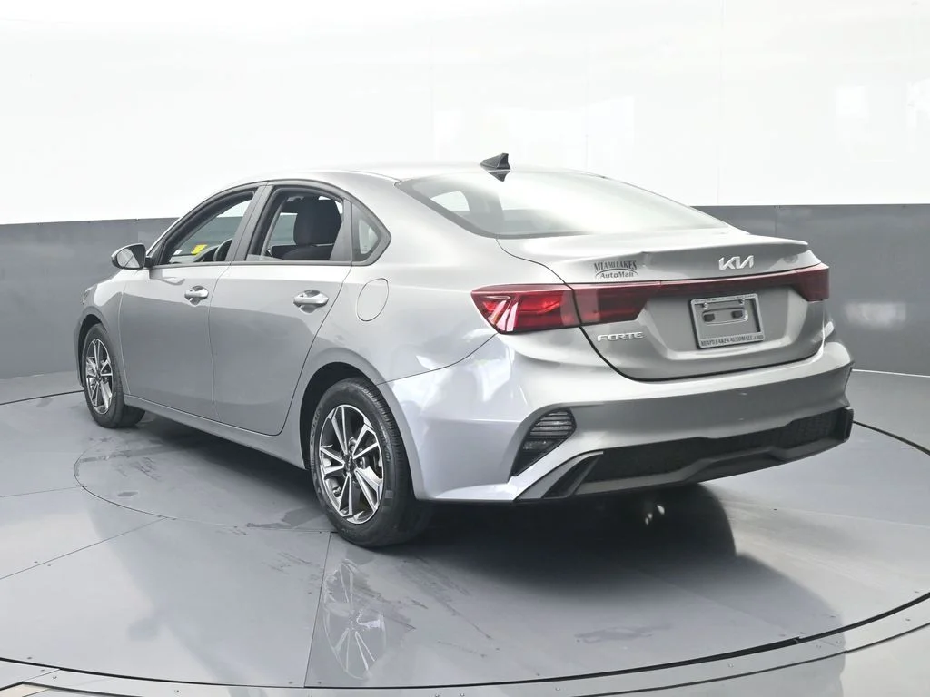 Used 2022 Steel Gray Kia LXS image 4