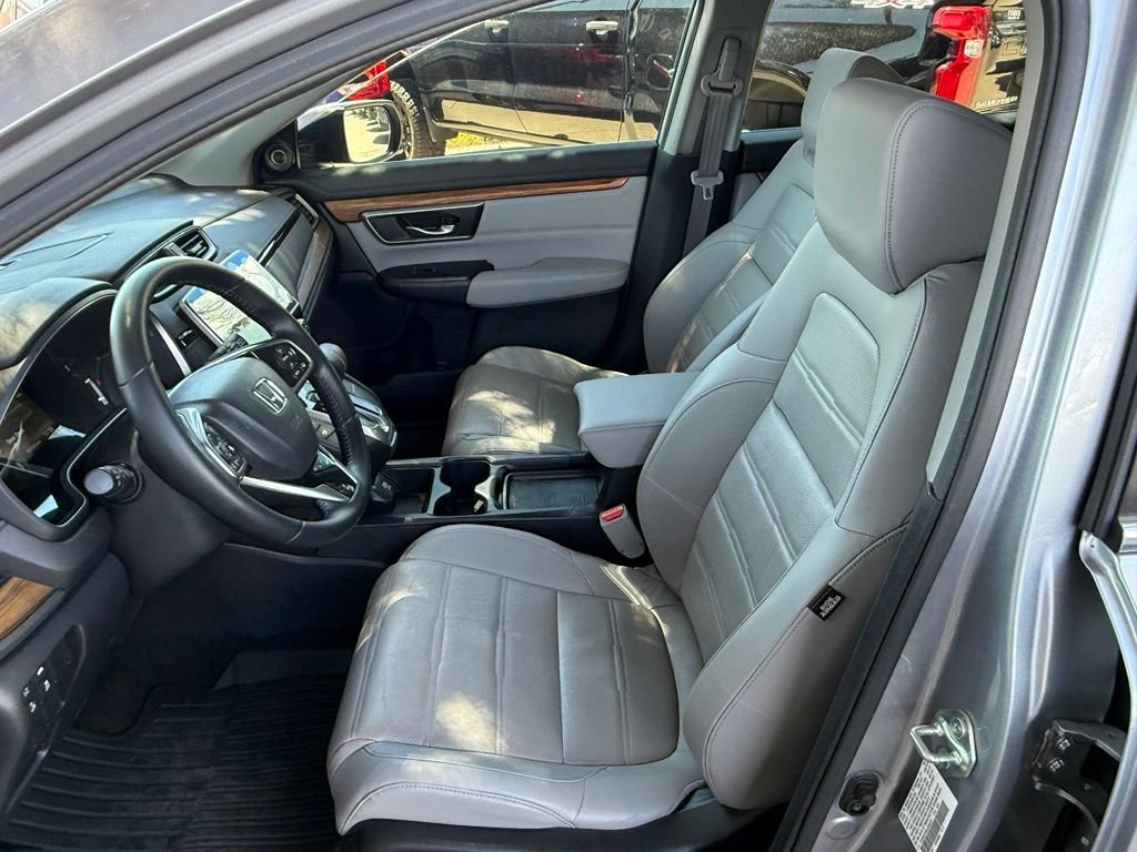Used 2018 Lunar Silver Metallic Honda Touring image 13
