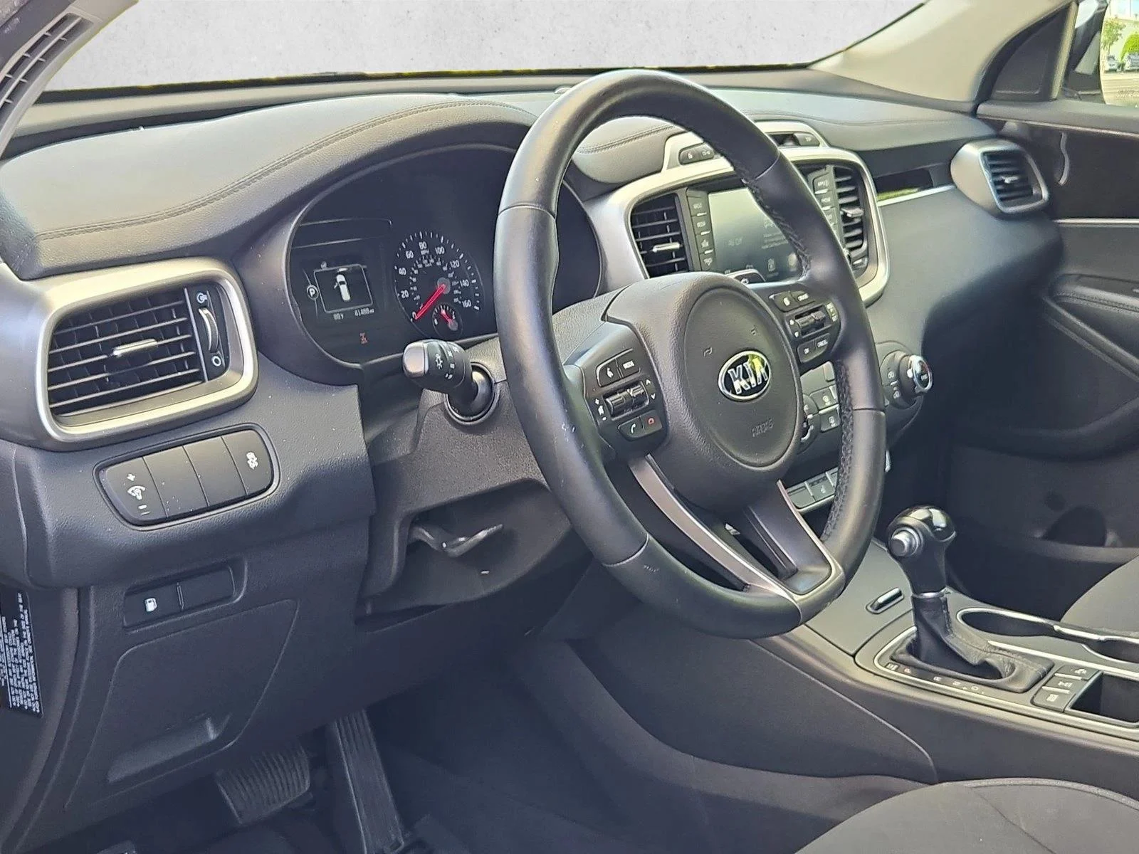 Used 2017 Snow White Pearl Kia LX image 10