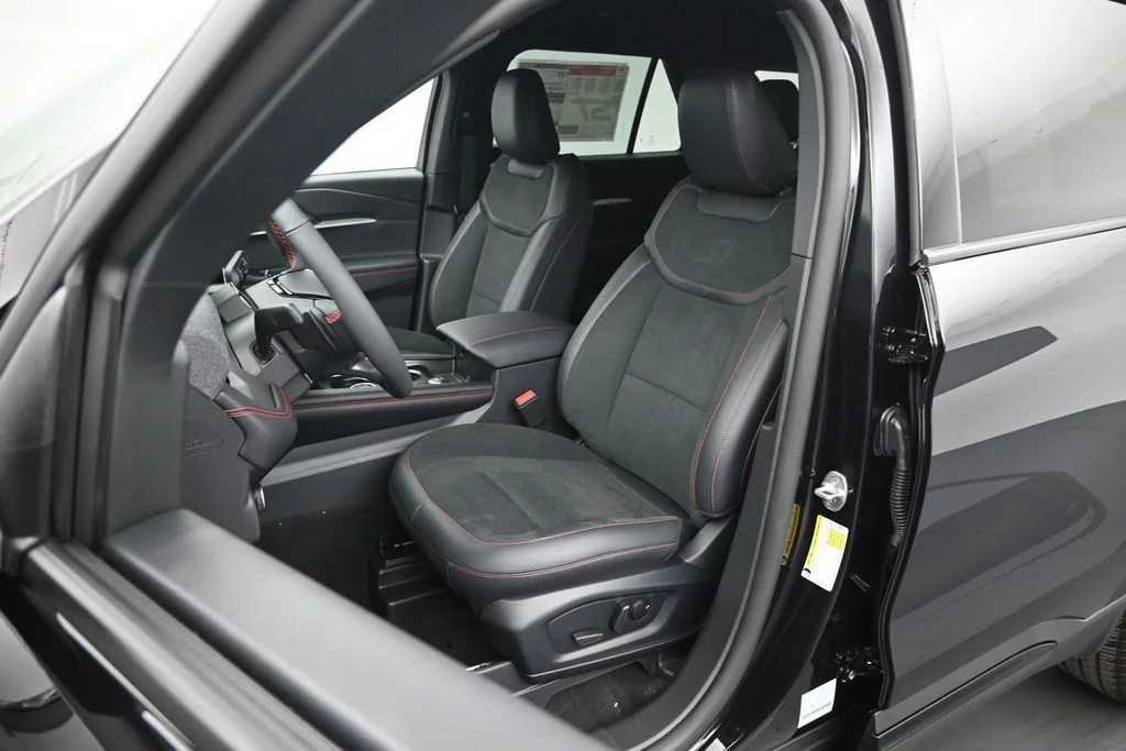 New 2026 Agate Black Metallic Ford ST image 8