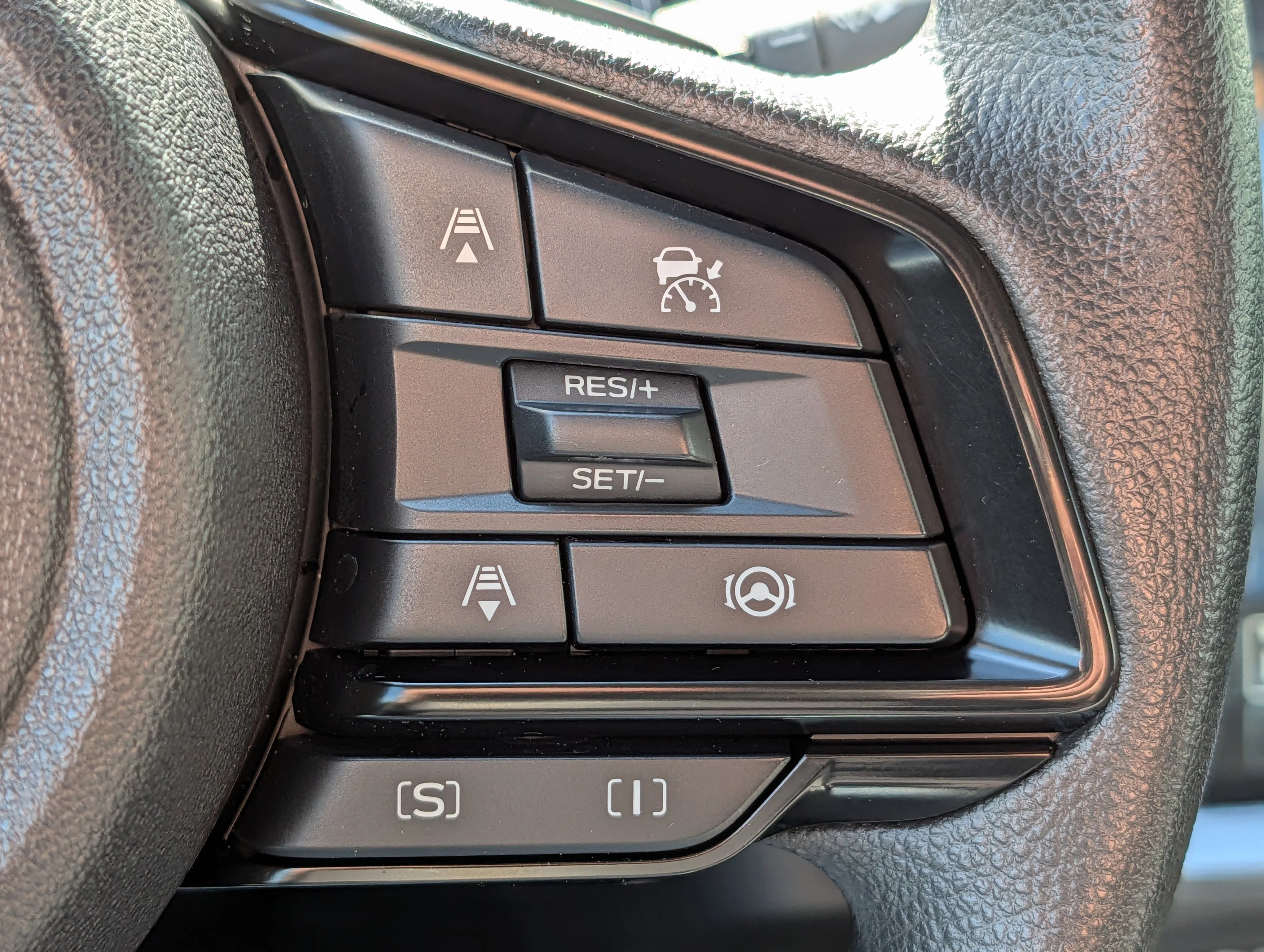 Used 2025 Offshore Blue Metallic Subaru Premium image 33