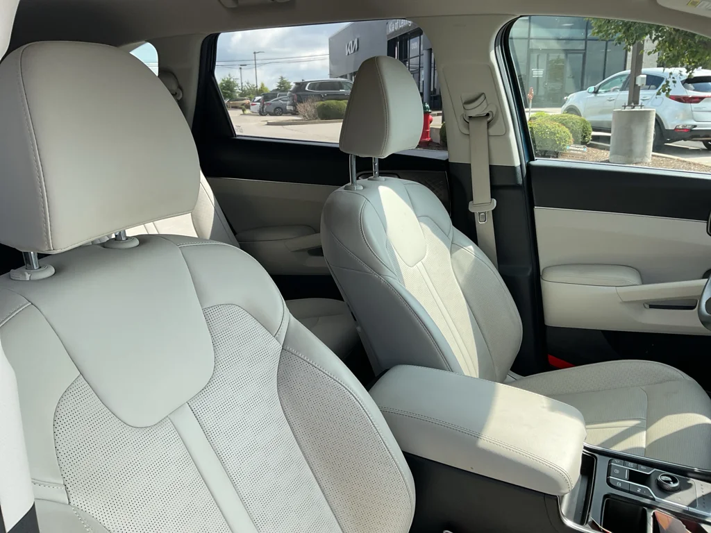 Used 2025 Mineral Blue Kia EX image 6