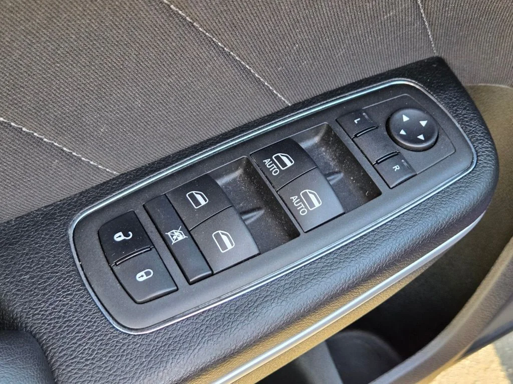 Used 2023 Purple Dodge SXT image 23