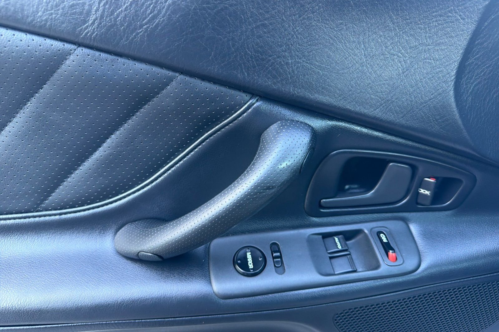 Used 2001  Honda Base image 13