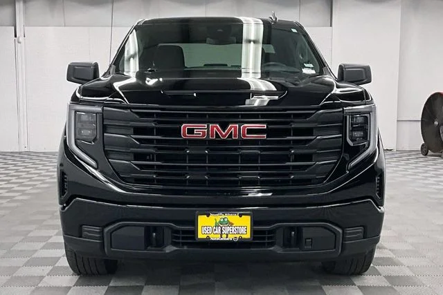 Used 2024 Onyx Black GMC Pro image 4
