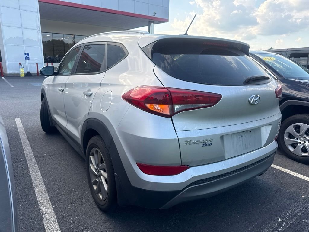 Used 2016 Silver Hyundai Eco image 22
