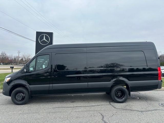 New 2026 Jet Black Mercedes-Benz 4500 image 2