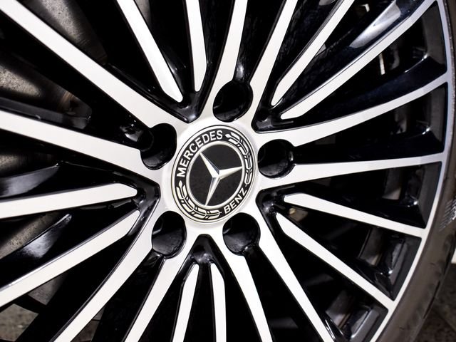 Certified Used 2025 Black Mercedes-Benz GLC 300 image 17