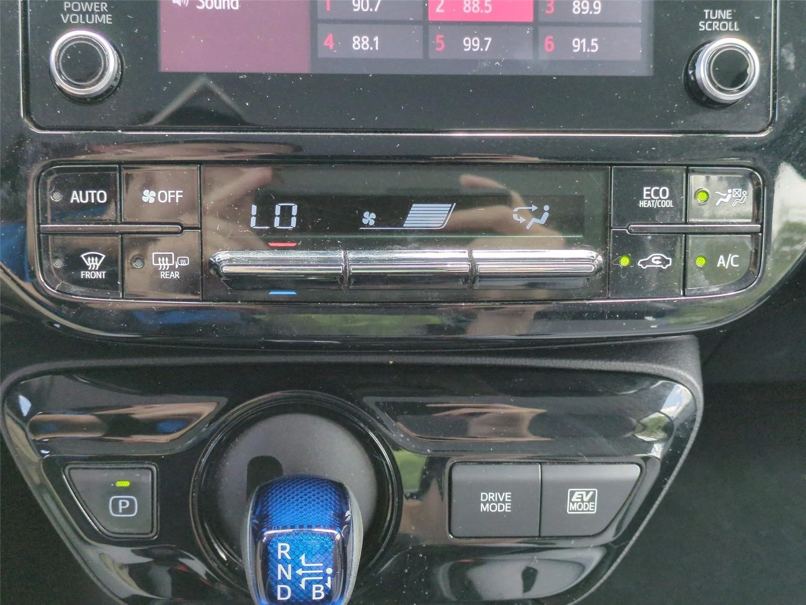 Used 2020 Electric Storm Blue Toyota XLE image 26