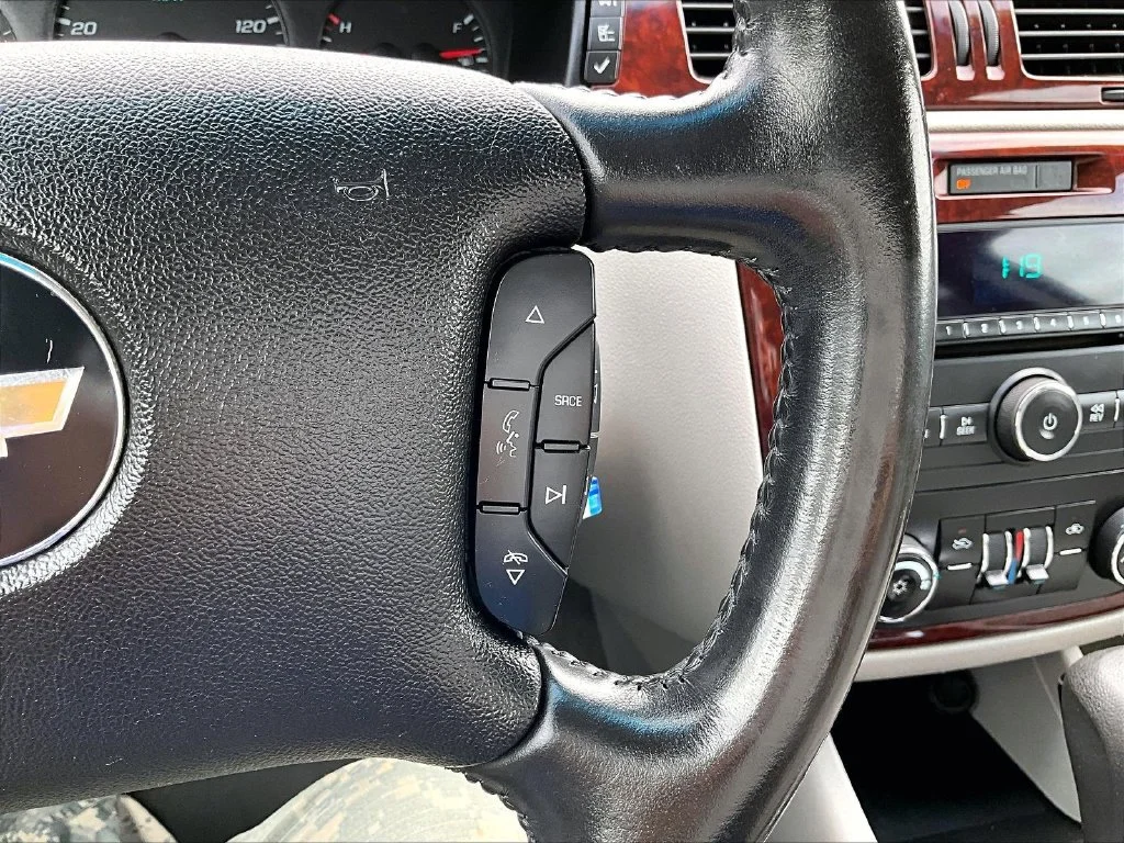 Used 2009 Blue Chevrolet LS image 14