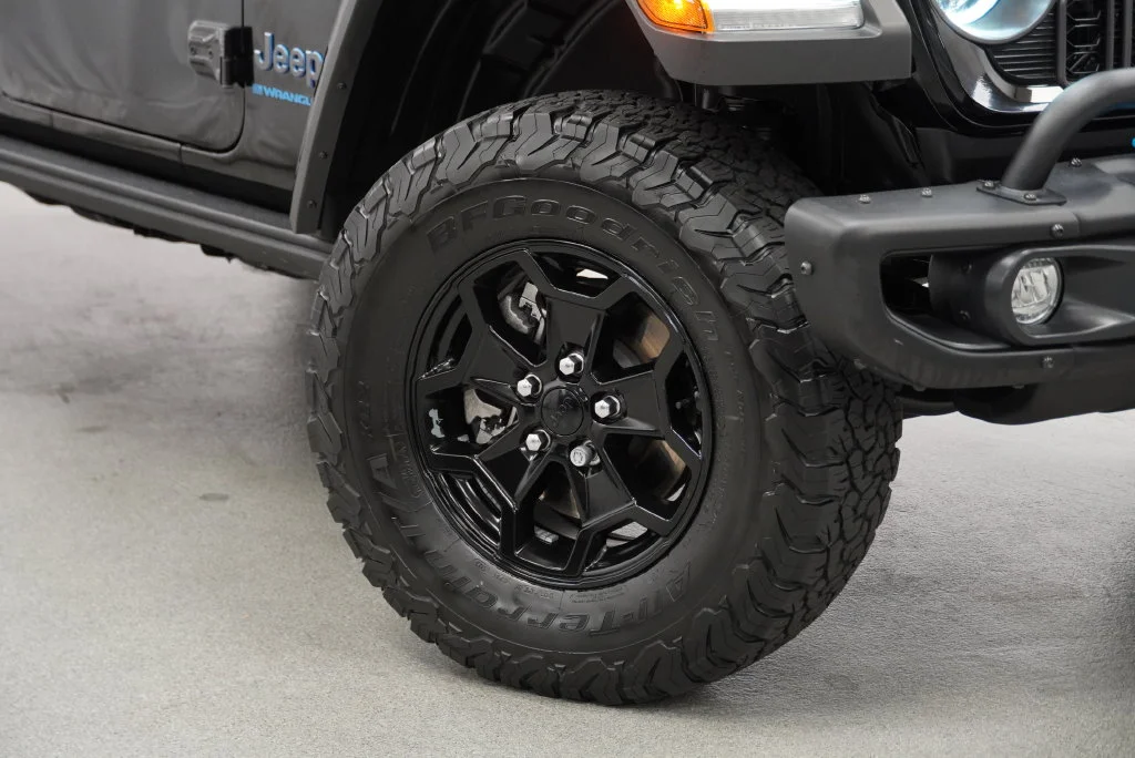 Used 2023 Black Jeep Rubicon 20th Anniversary Edition 4xe image 9