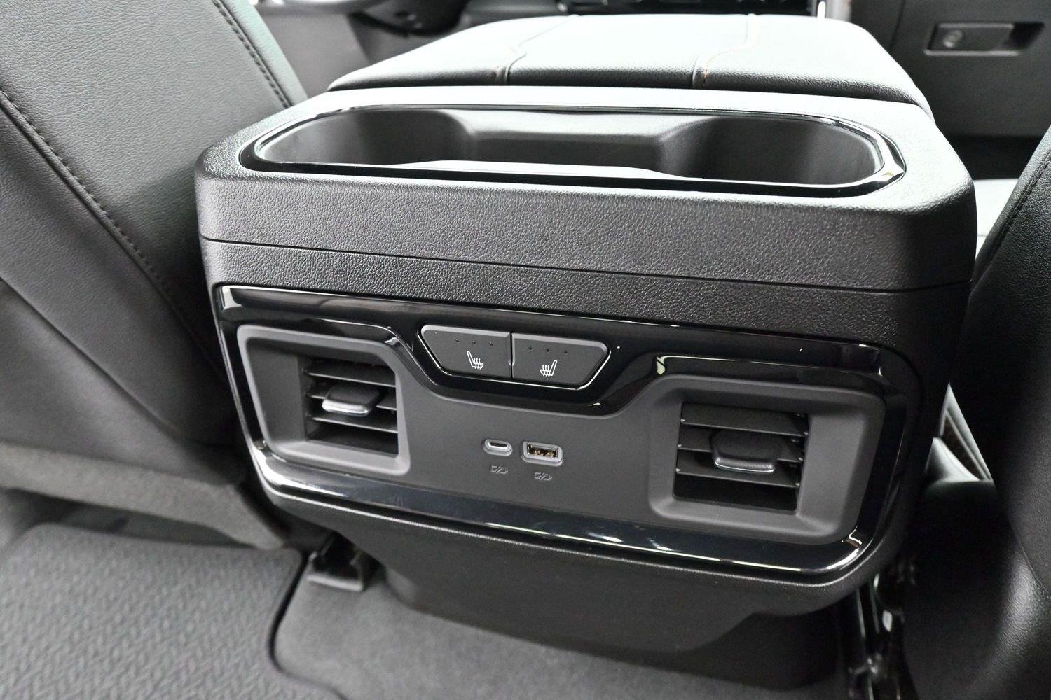 Used 2023 SUMMIT WHITE GMC AT4 image 32