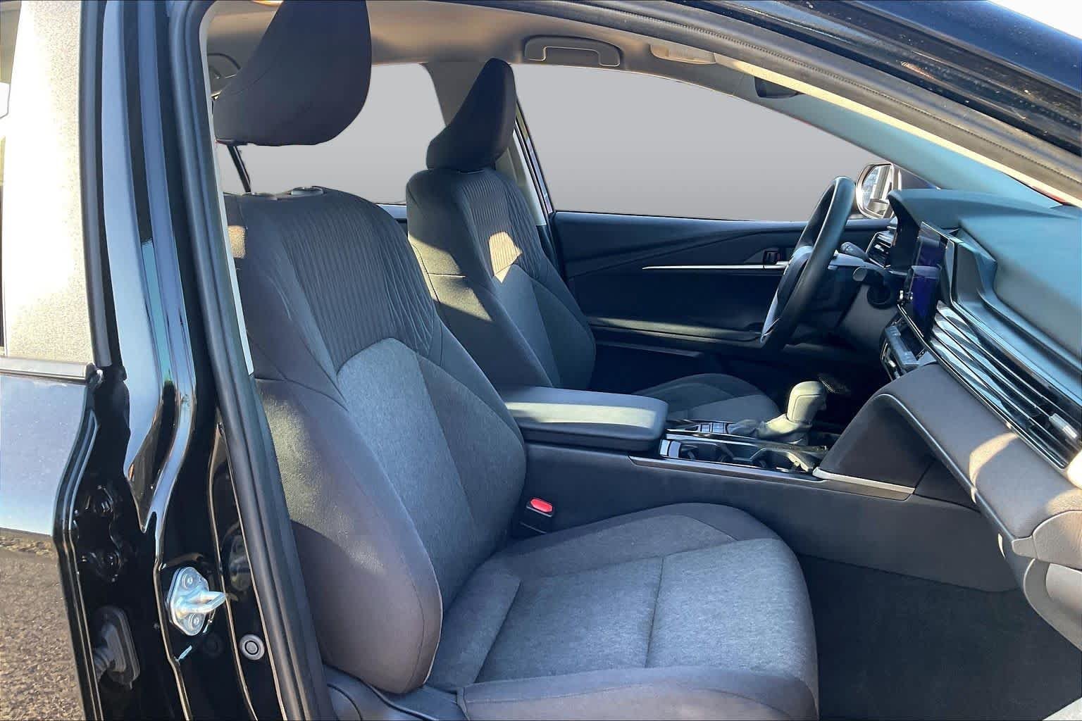 Used 2025 Midnight Black Metallic Toyota LE image 9