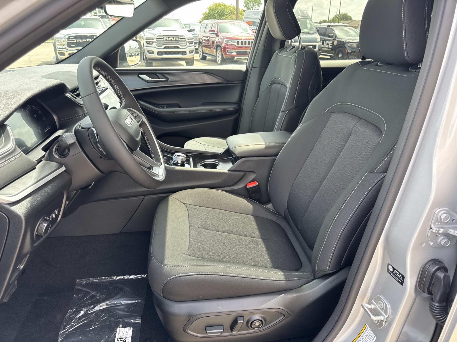 New 2026 Silver Zynith Exterior Paint Jeep Laredo X image 8