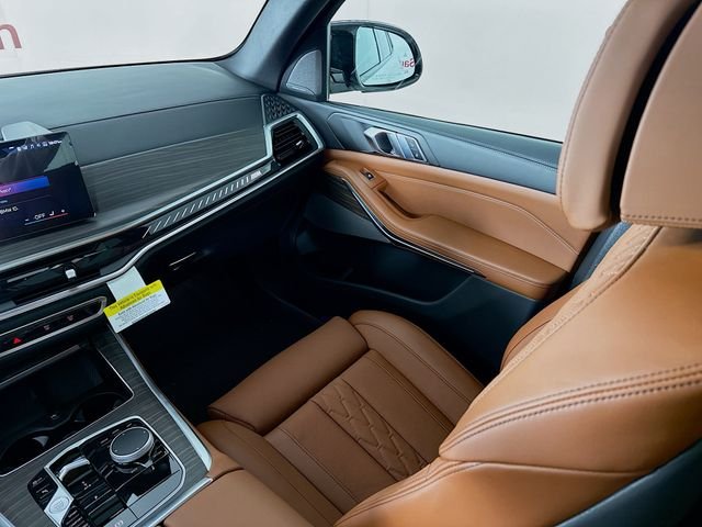 Used 2026 White BMW M60i image 25