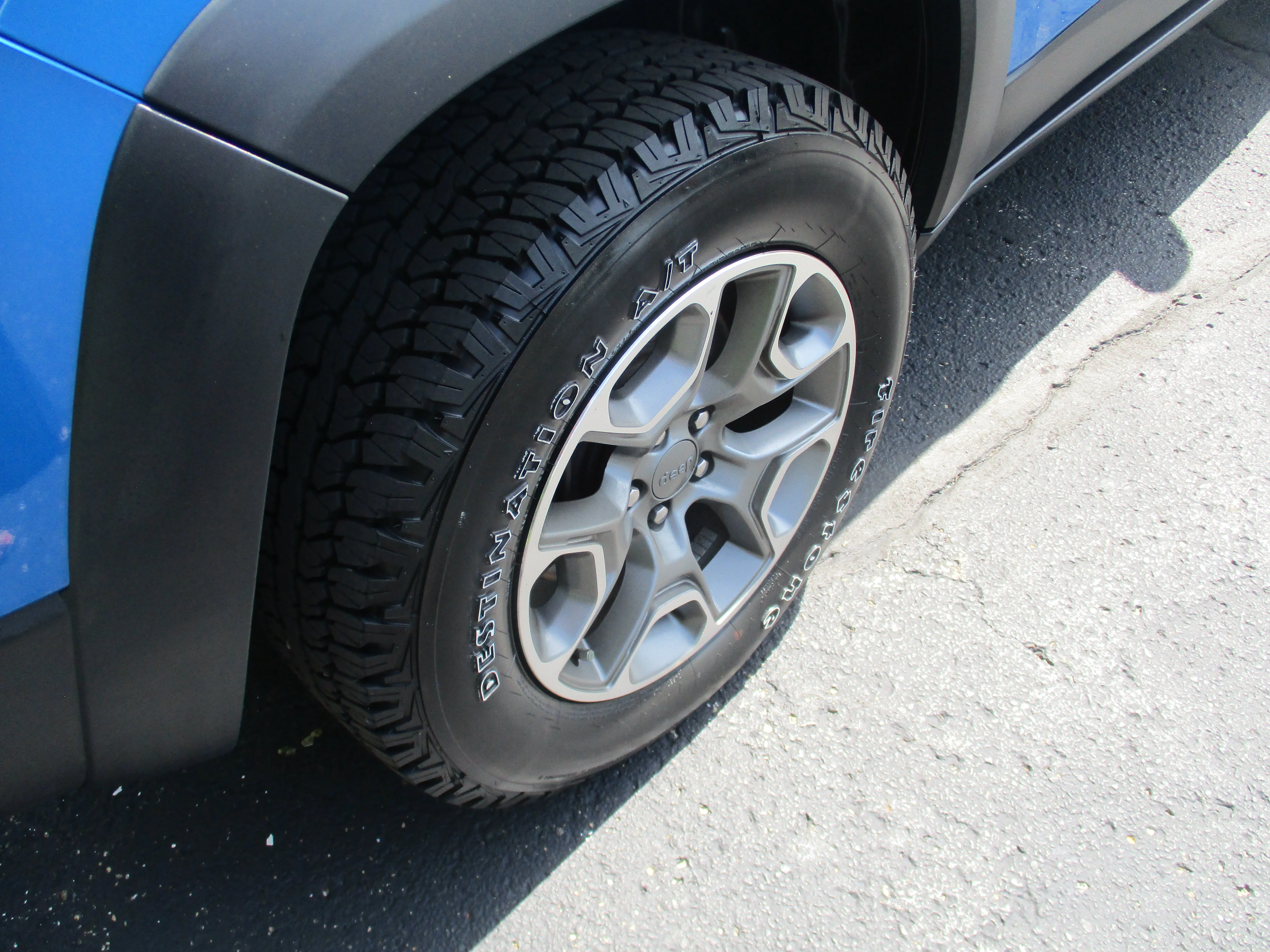 Used 2022 Hydro Blue Pearlcoat Jeep Trailhawk image 51