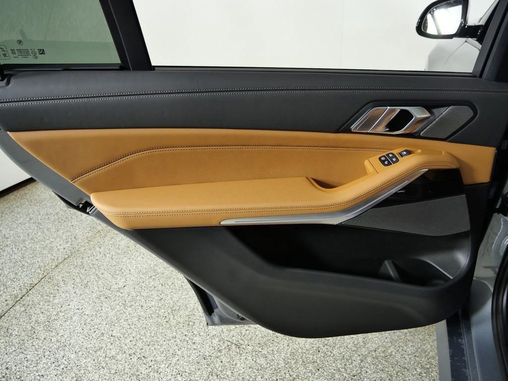 Used 2026 Gray BMW xDrive40i image 34