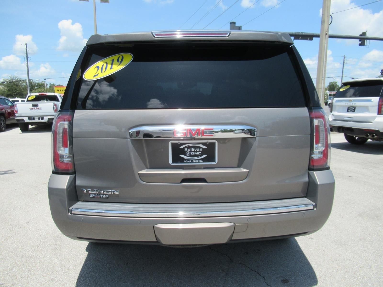 Used 2019  GMC Denali image 6