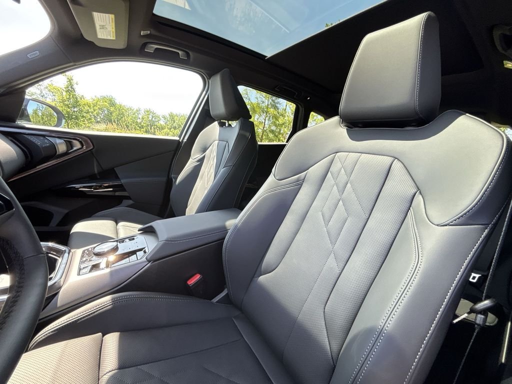New 2026 Dark Graphite Metallic BMW 30 xDrive image 13