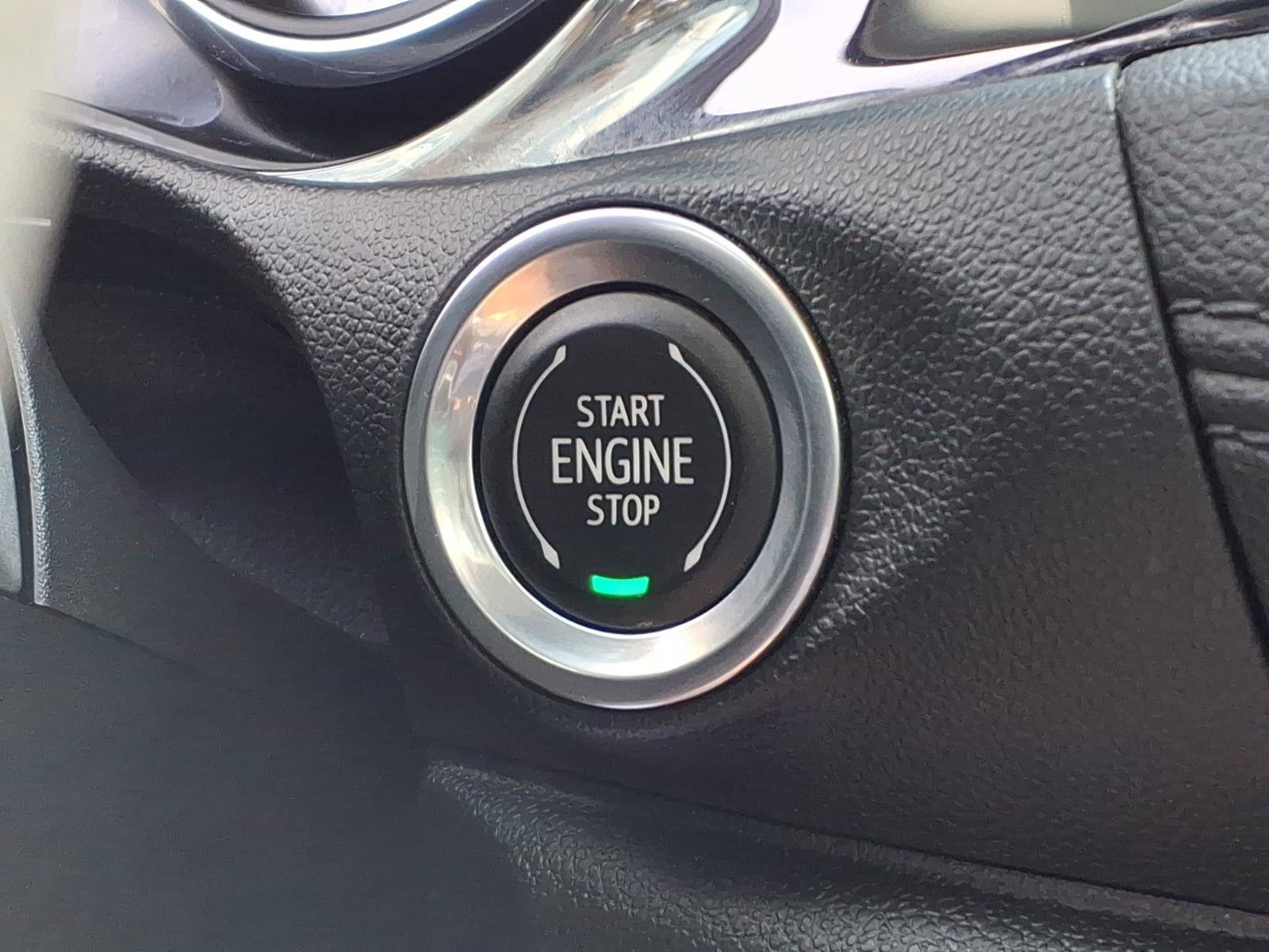 Used 2021 White Frost Tricoat Buick Select image 9