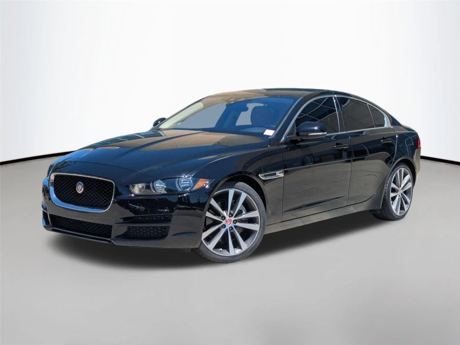 Used 2019 Narvik Black Jaguar 25t Prestige image 3