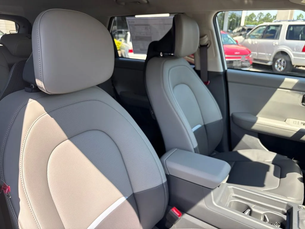 New 2027 White Kia EX image 31
