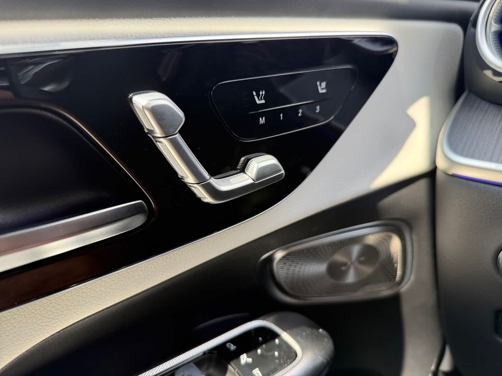 New 2027 Polar White Mercedes-Benz GLC 300 image 26