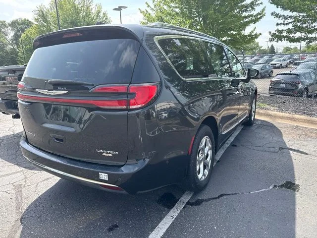 Used 2021 Chrysler Pacifica Limited with VIN 2C4RC3GG8MR588096 for sale in White Bear Lake, Minnesota
