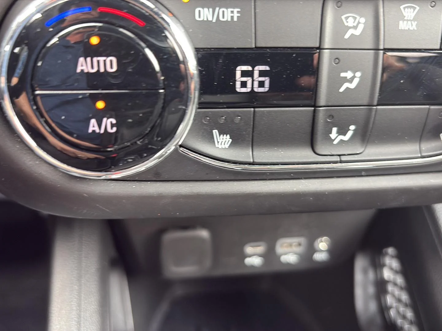 Used 2023 Summit White Chevrolet RS image 30