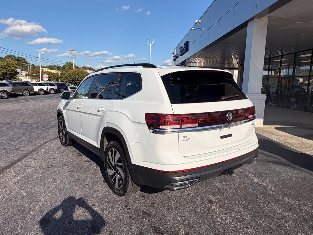 Used 2025 Silver Volkswagen 2.0T SE w/Technology image 8