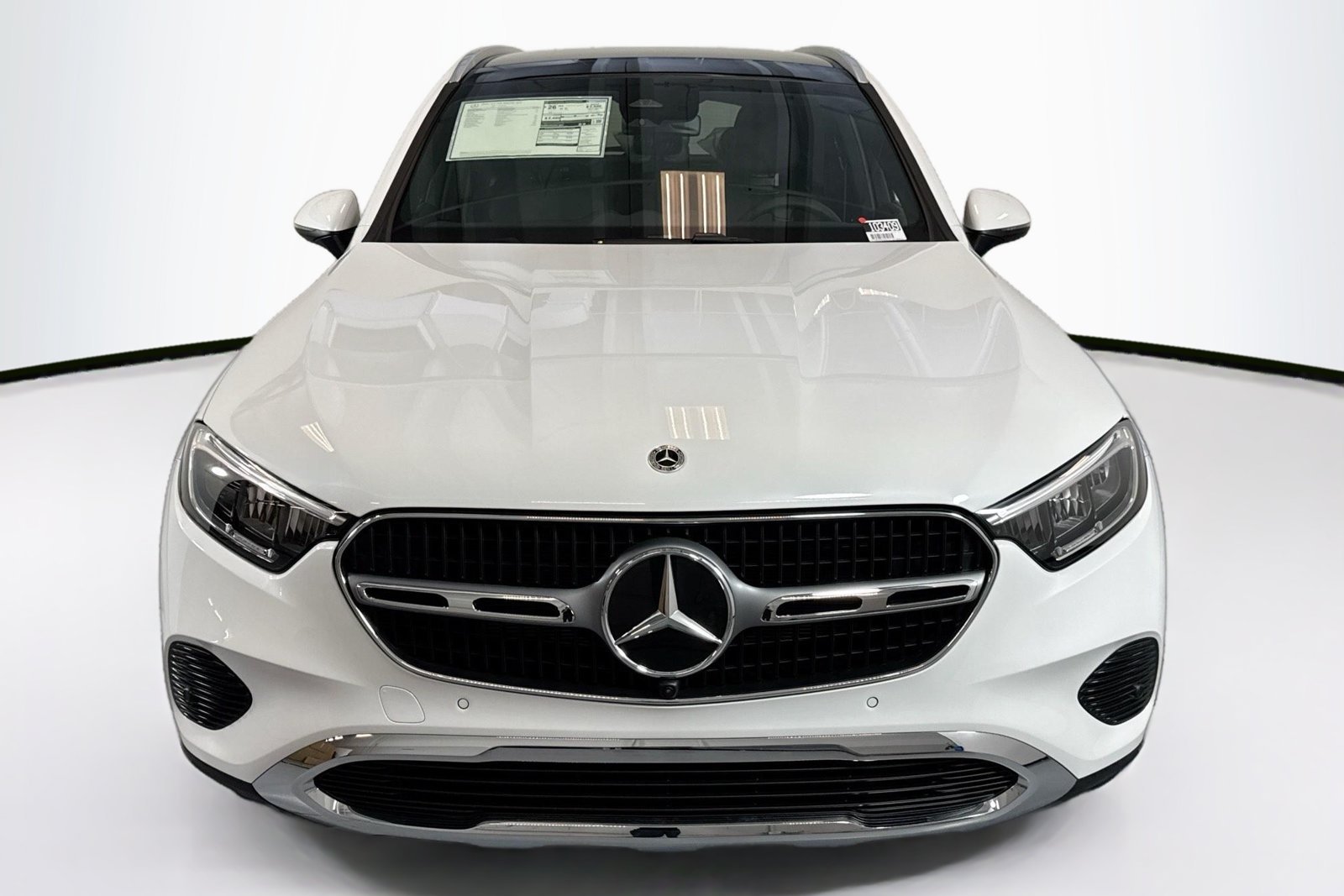 New 2026 MANUFAKTUR Moonlight White Metallic Mercedes-Benz GLC 300 image 2