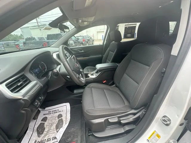 Used 2023 White GMC SLE image 22