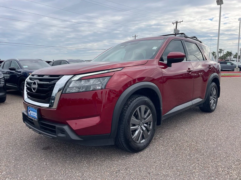 Used 2025 Red Nissan SV image 3