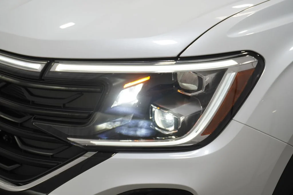 New 2026  Volkswagen SE w/Technology image 32