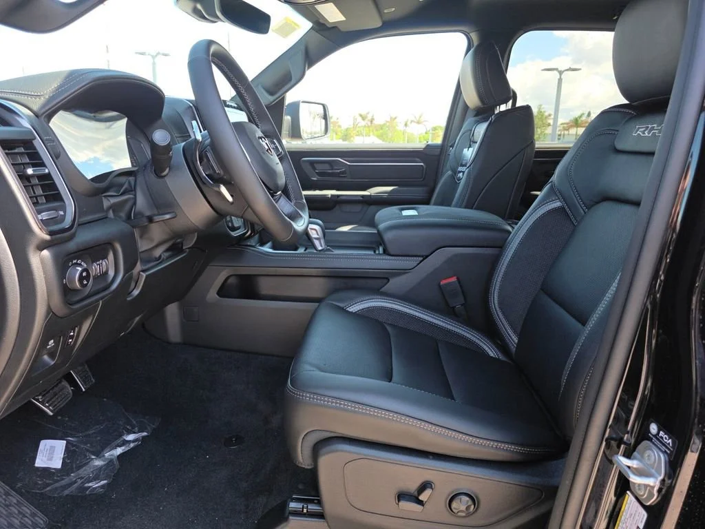 New 2026 Diamond Black Crystal Pearl-Coat Exterior Paint RAM RHO image 12